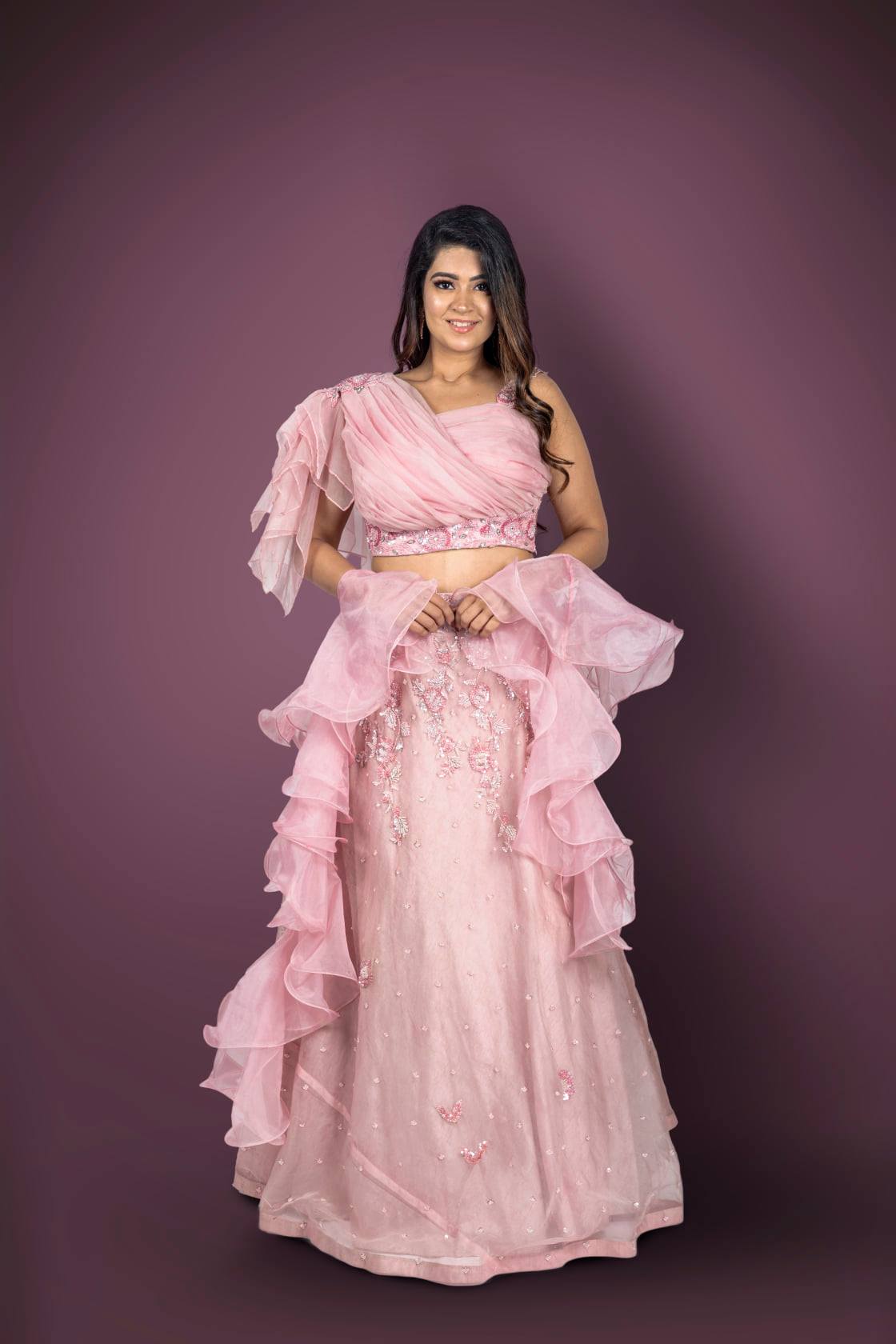 FSPbride Arzoo Dawar looks beautiful in our appliqué lehenga with embellis…  | Designer saree blouse patterns, Professional outfits women, Indian  engagement outfit